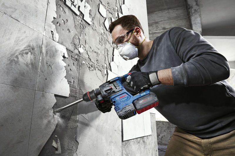 BOSCH Profi-Set mit 2x18V-Werkzeugen +2x4.0Ah + Schnellladegerät, Geräte in Tasche - Bosch Elektrowerkzeuge