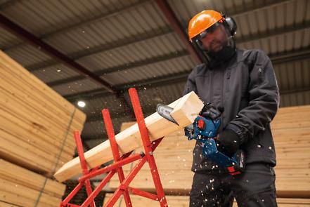 Akku-Hochentaster GKE 18V-20 Schwertlänge 20cm, 7.2m/s, Kickback Detection - Bosch Elektrowerkzeuge