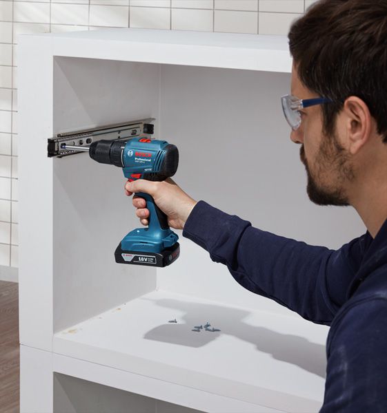 BOSCH Profi-Set mit 2x18V-Werkzeugen +2x4.0Ah + Schnellladegerät, Geräte in Tasche - Bosch Elektrowerkzeuge