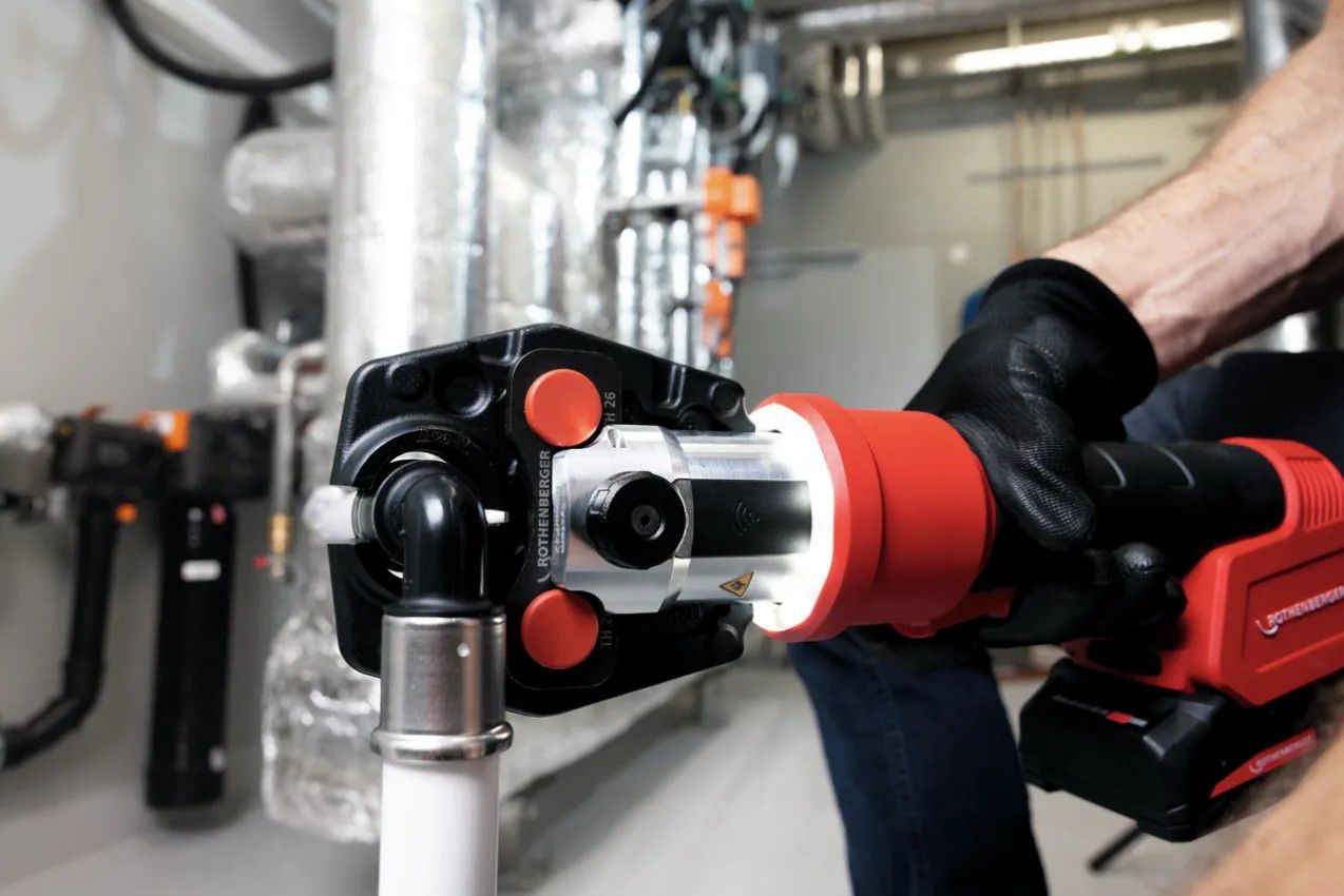 ROTHENBERGER ROMAX NANO Basic Set , CAS 18v , 32kN , 1x 2.0 Ah und Ladegerät - Sanitärwerkzeuge