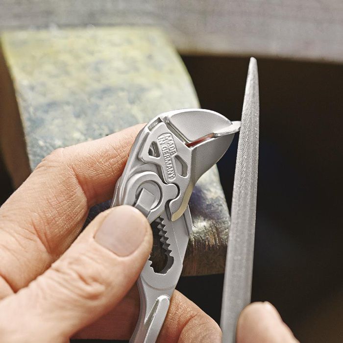 KNIPEX Mini Zangenschlüssel, verchromt 8603, L=125 mm, -Ø 23mm,  PVC-Griffhülle - Zangen, Schneiden