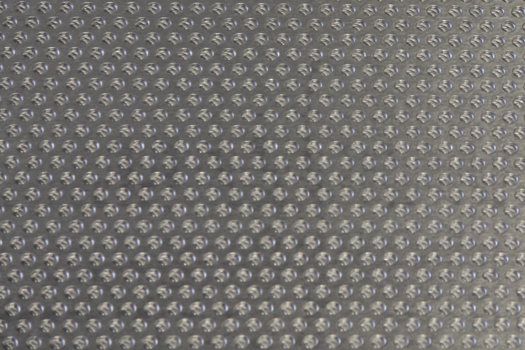 Al99.5%, 1/2-hart, rund, versetzt 1000/2000/1.00 mm R5.0 T7.0 - Aluminium Lochbleche