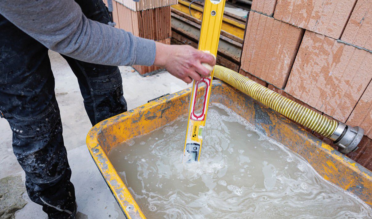 STABILA Elektronische Wasserwaage TECH 196 DL 61 cm , 2x AA , in Tasche - Nivellieren