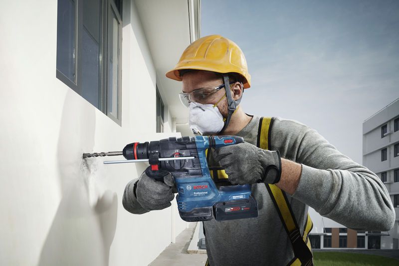 BOSCH Profi-Set mit 2x18V-Werkzeugen +2x4.0Ah + Schnellladegerät, Geräte in Tasche - Bosch Elektrowerkzeuge